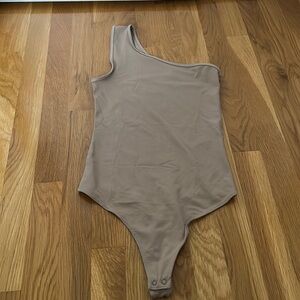 Abercrombie & Fitch Soft Collection One-Shoulder Nude Bodysuit